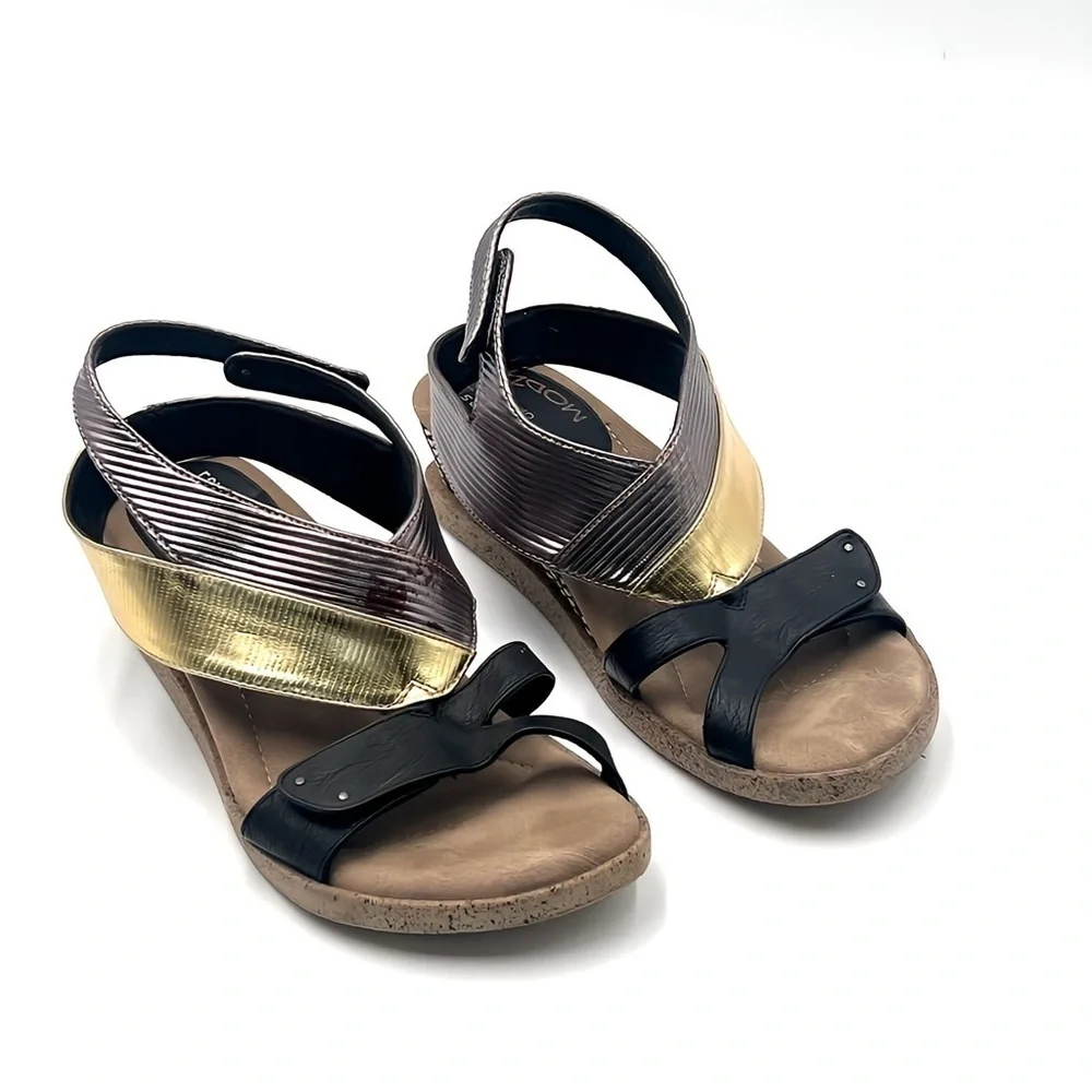 Modzori Palmyra Low Wedge Travel REVERSIBLE Sandal Black, Gold & Silver Size 9